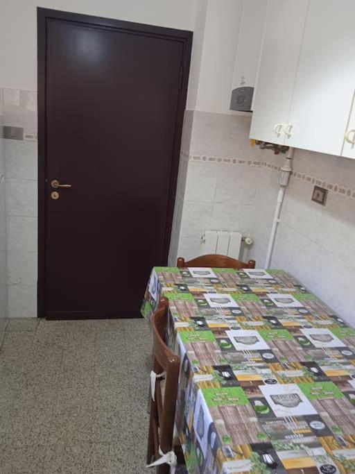 La Casa Di Lucia Appartamento Novara Exteriör bild