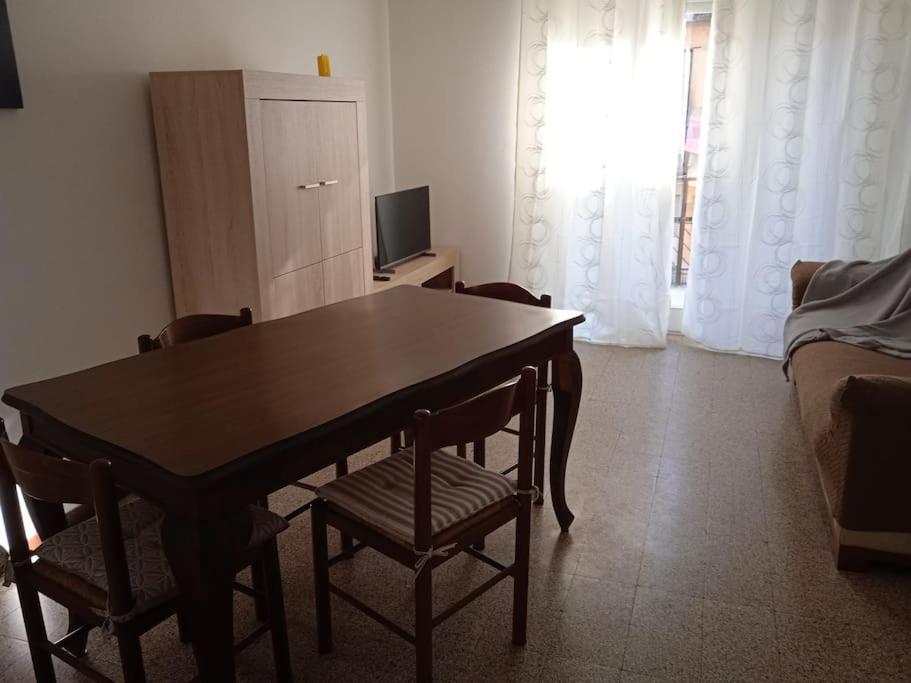 La Casa Di Lucia Appartamento Novara Exteriör bild